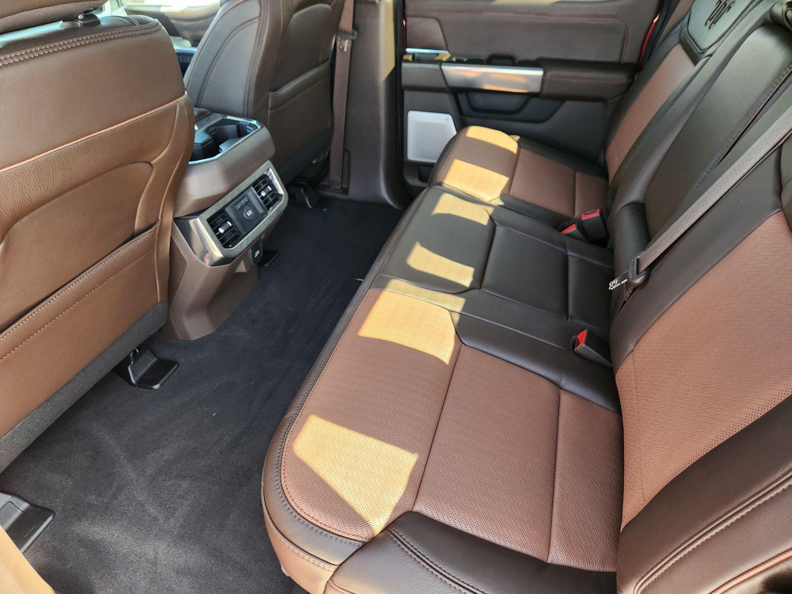 2027 Ford F-350SD King Ranch DRW