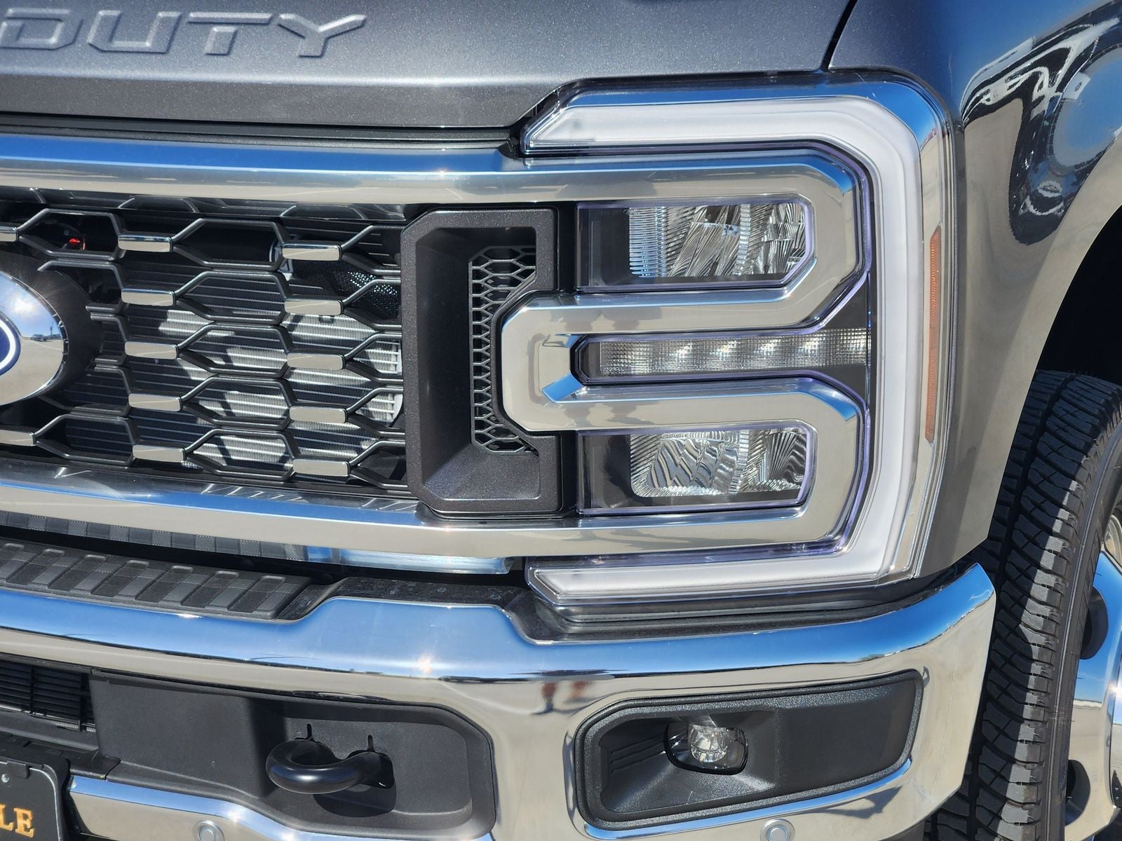2027 Ford F-350SD Lariat DRW