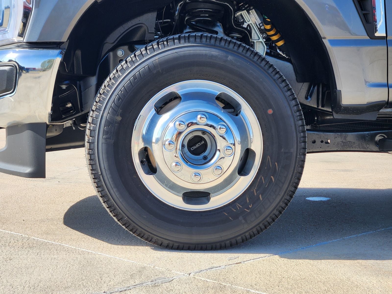 2027 Ford F-350SD Lariat DRW