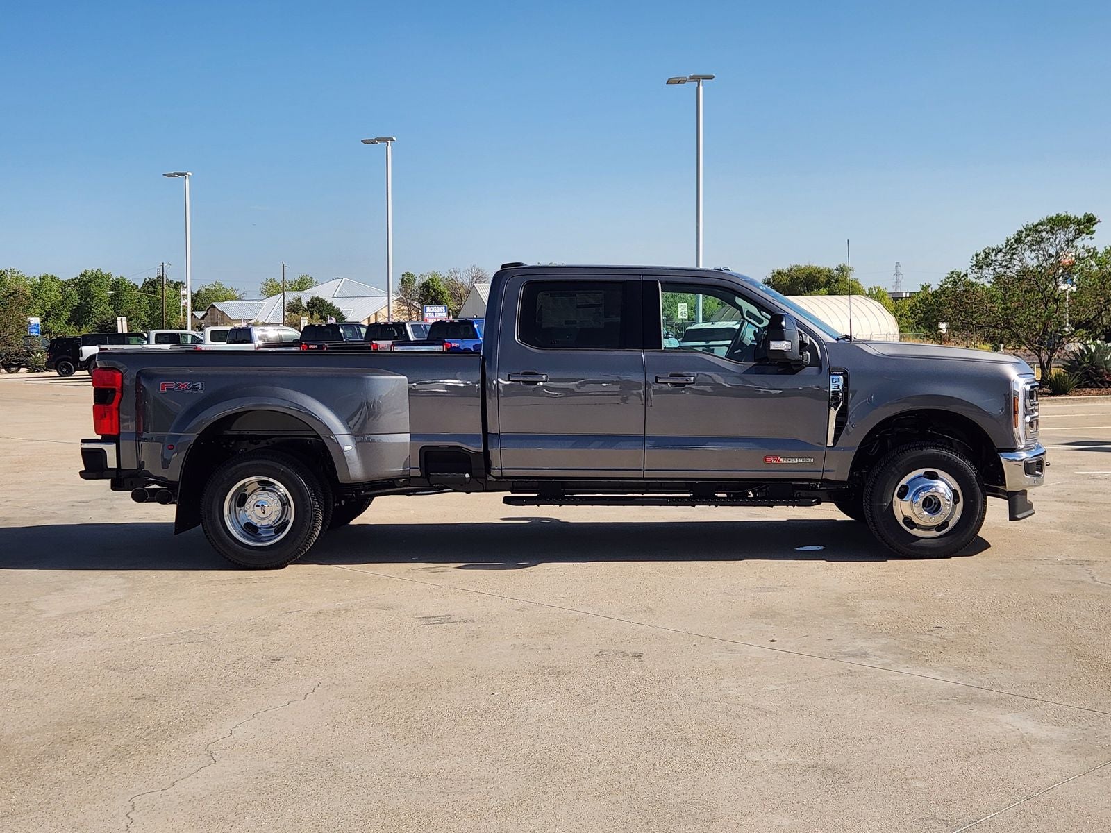 2027 Ford F-350SD Lariat DRW