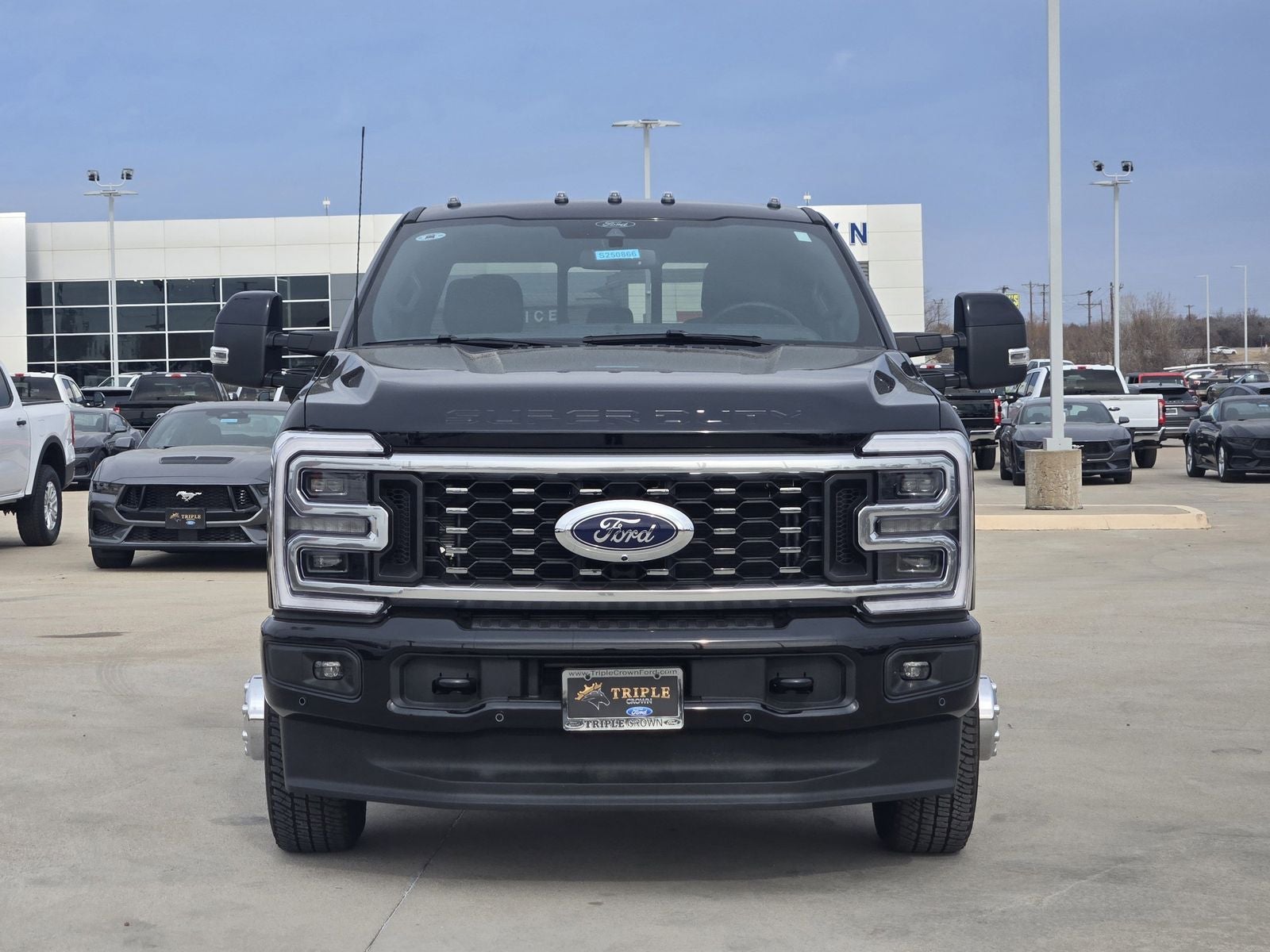 2025 Ford F-350SD Platinum DRW