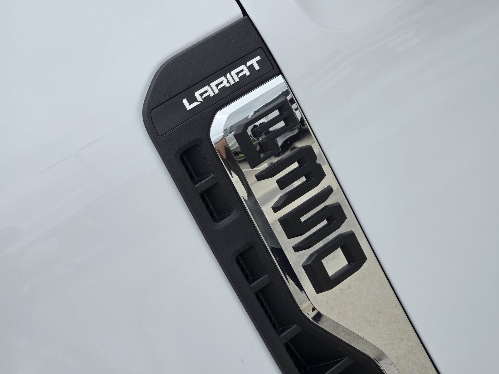 2026 Ford F-350SD Lariat DRW