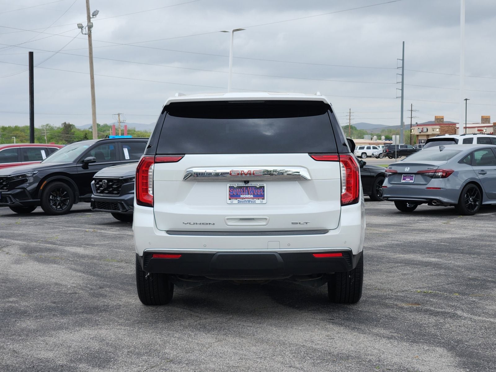 2024 GMC Yukon SLT