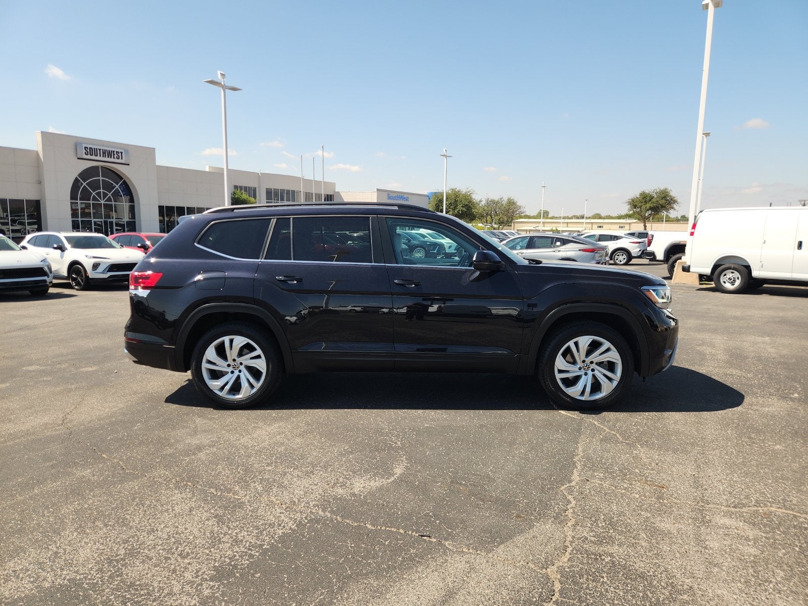 2023 Volkswagen Atlas 3.6L V6 SE w/Technology