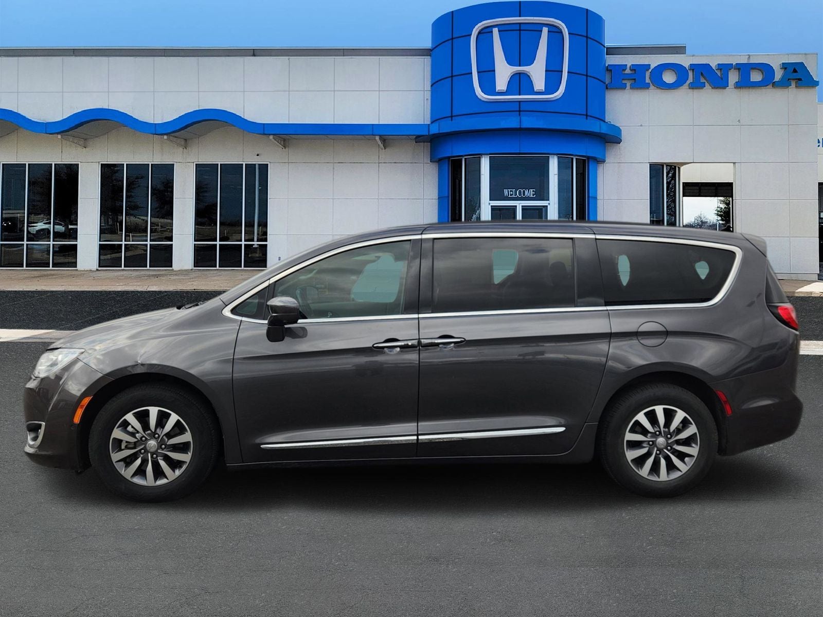 2020 Chrysler Pacifica Touring L Plus