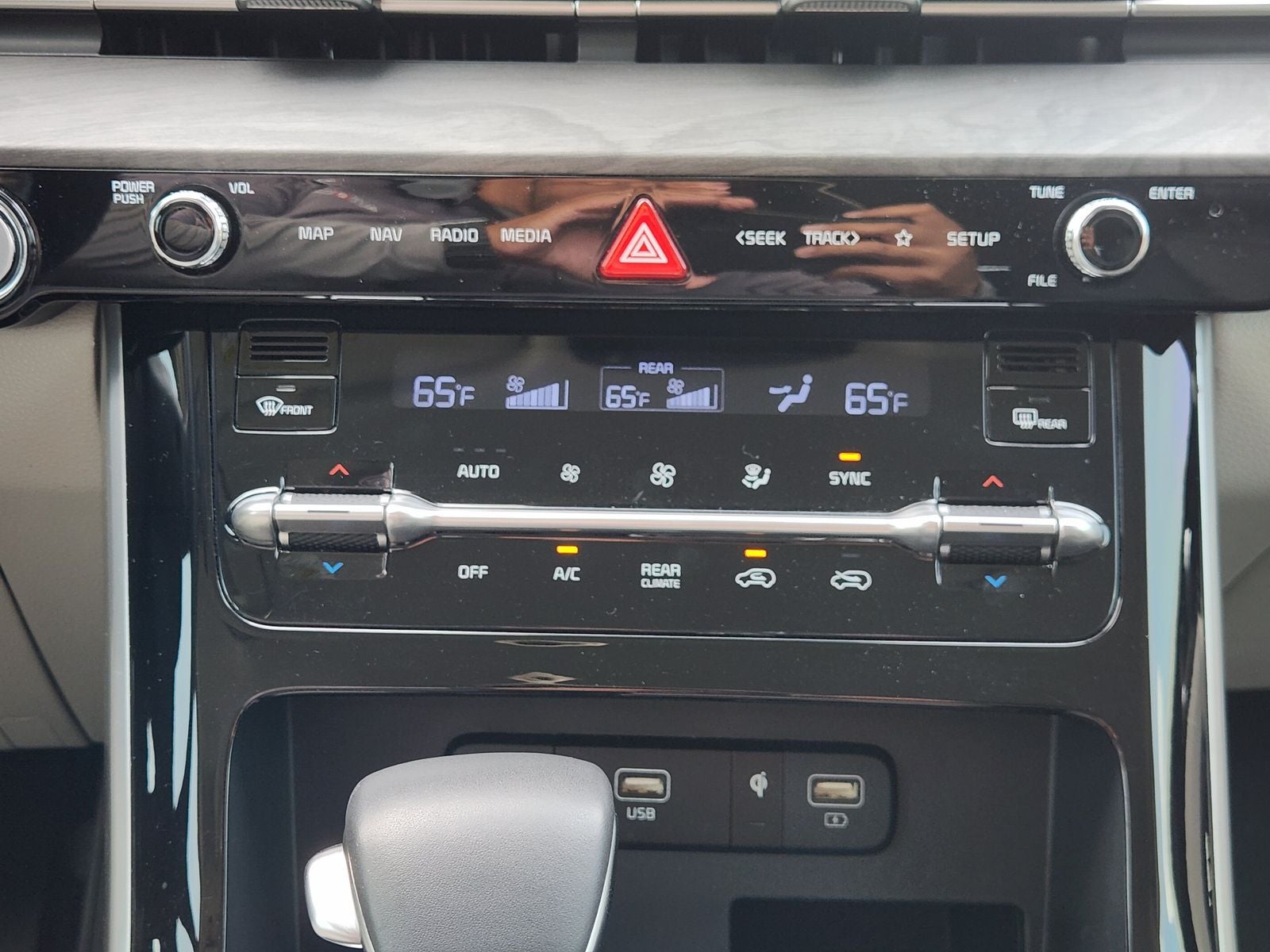 2024 Kia Carnival SX