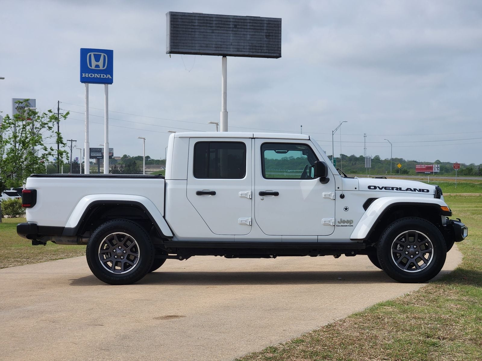 2022 Jeep Gladiator Overland