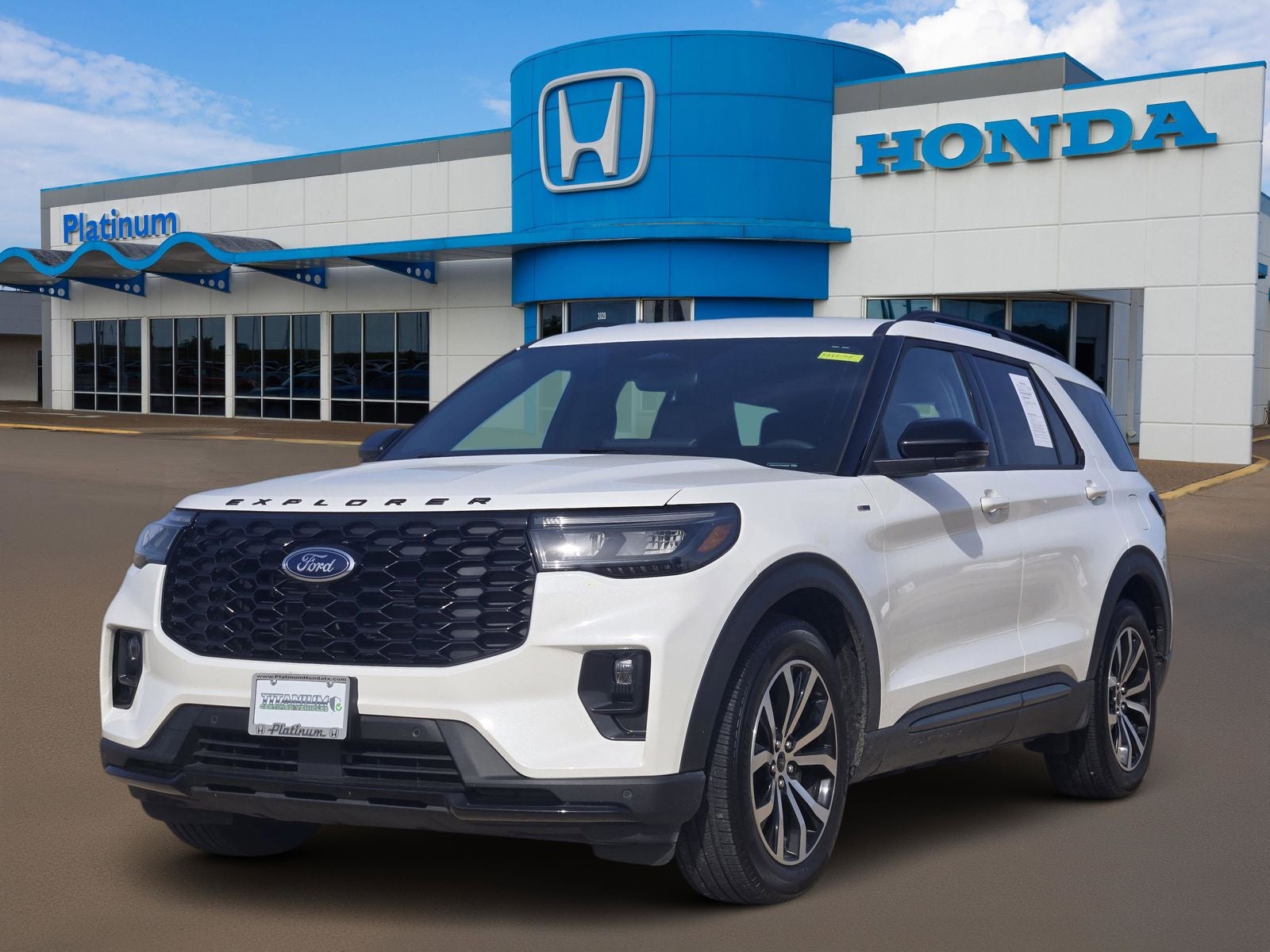 2025 Ford Explorer ST-Line