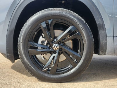 2025 Volkswagen Atlas Cross Sport 2.0T SEL R-Line Black