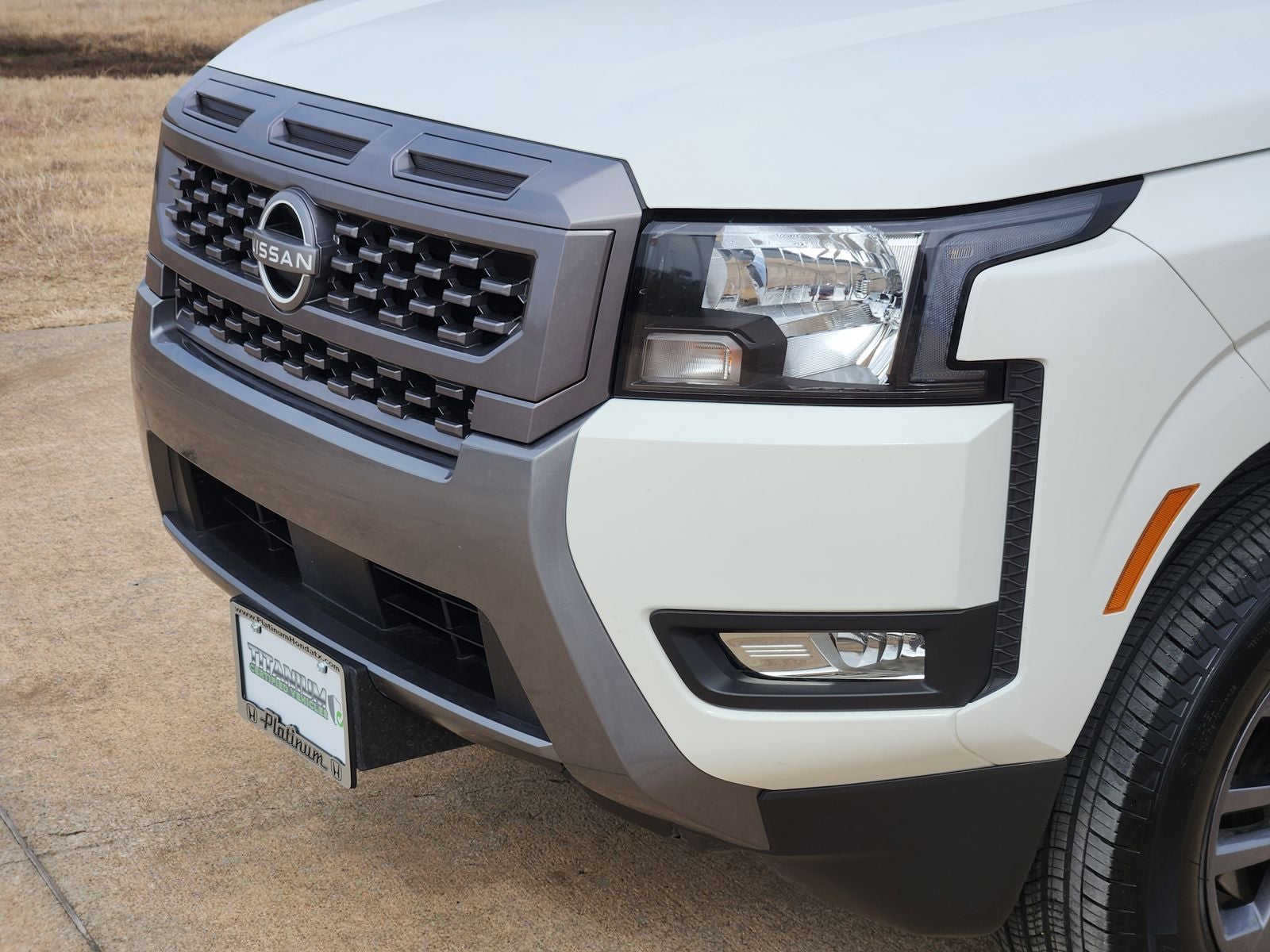 2025 Nissan Frontier SV