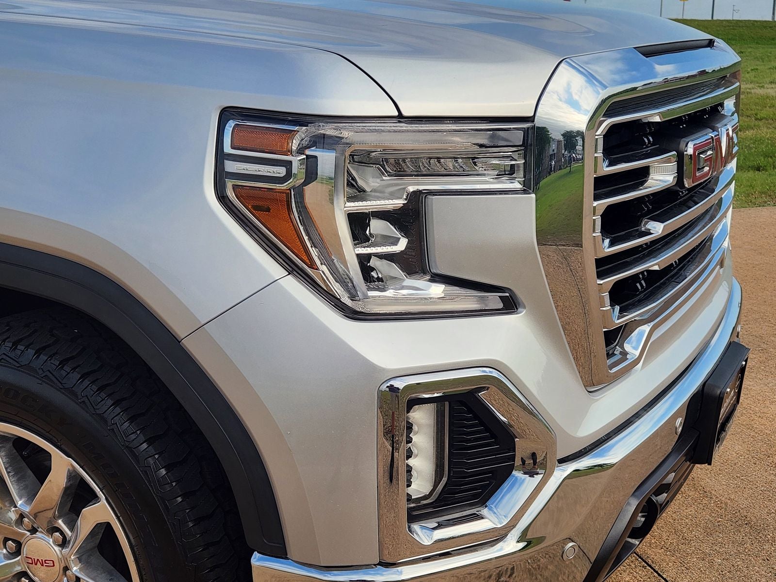 2020 GMC Sierra 1500 SLT