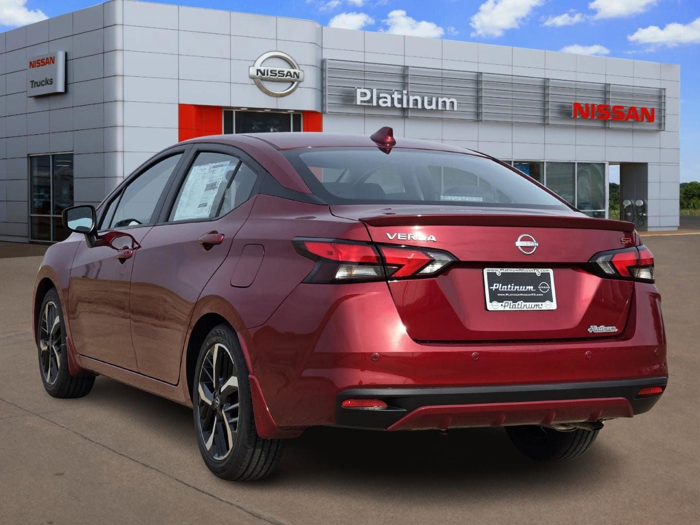 2025 Nissan Versa 1.6 SR