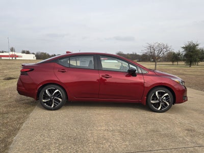 2025 Nissan Versa 1.6 SR