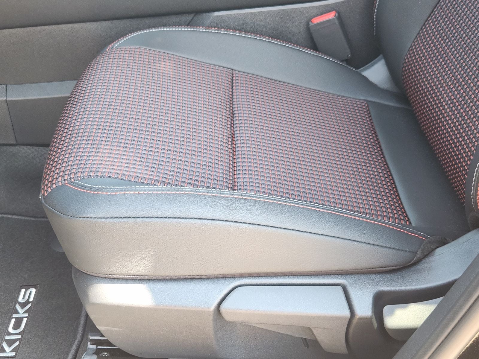 2027 Nissan Kicks SR