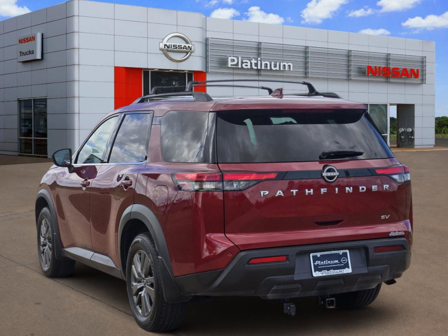 2022 Nissan Pathfinder SV