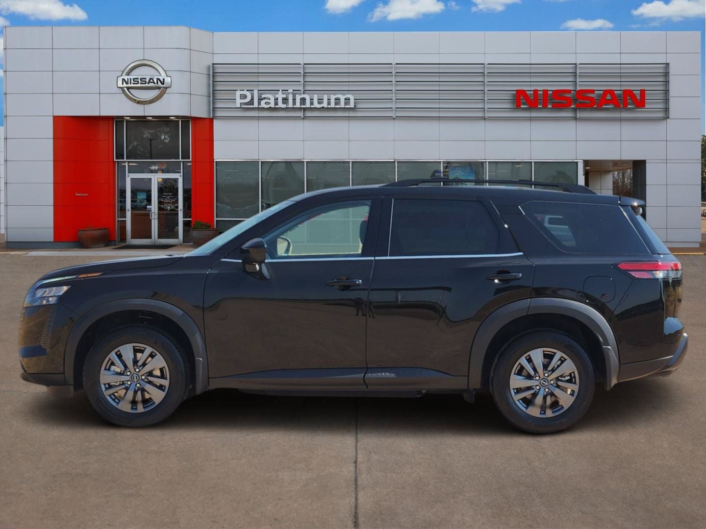 2026 Nissan Pathfinder SV