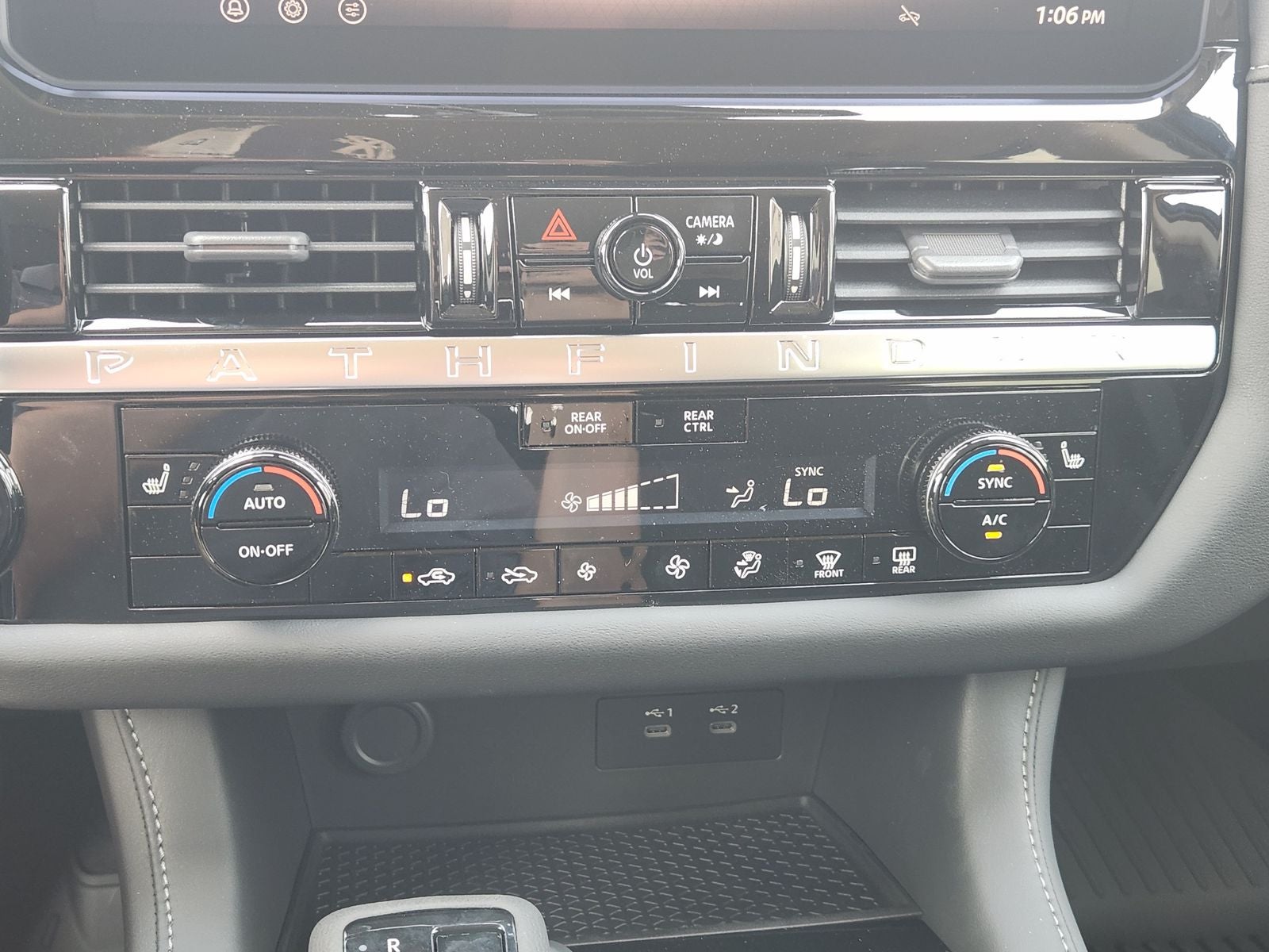 2026 Nissan Pathfinder SV