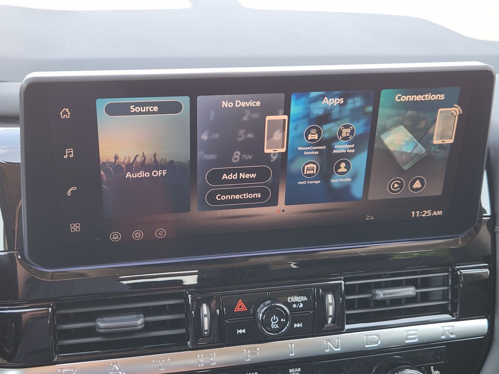 2026 Nissan Pathfinder SV
