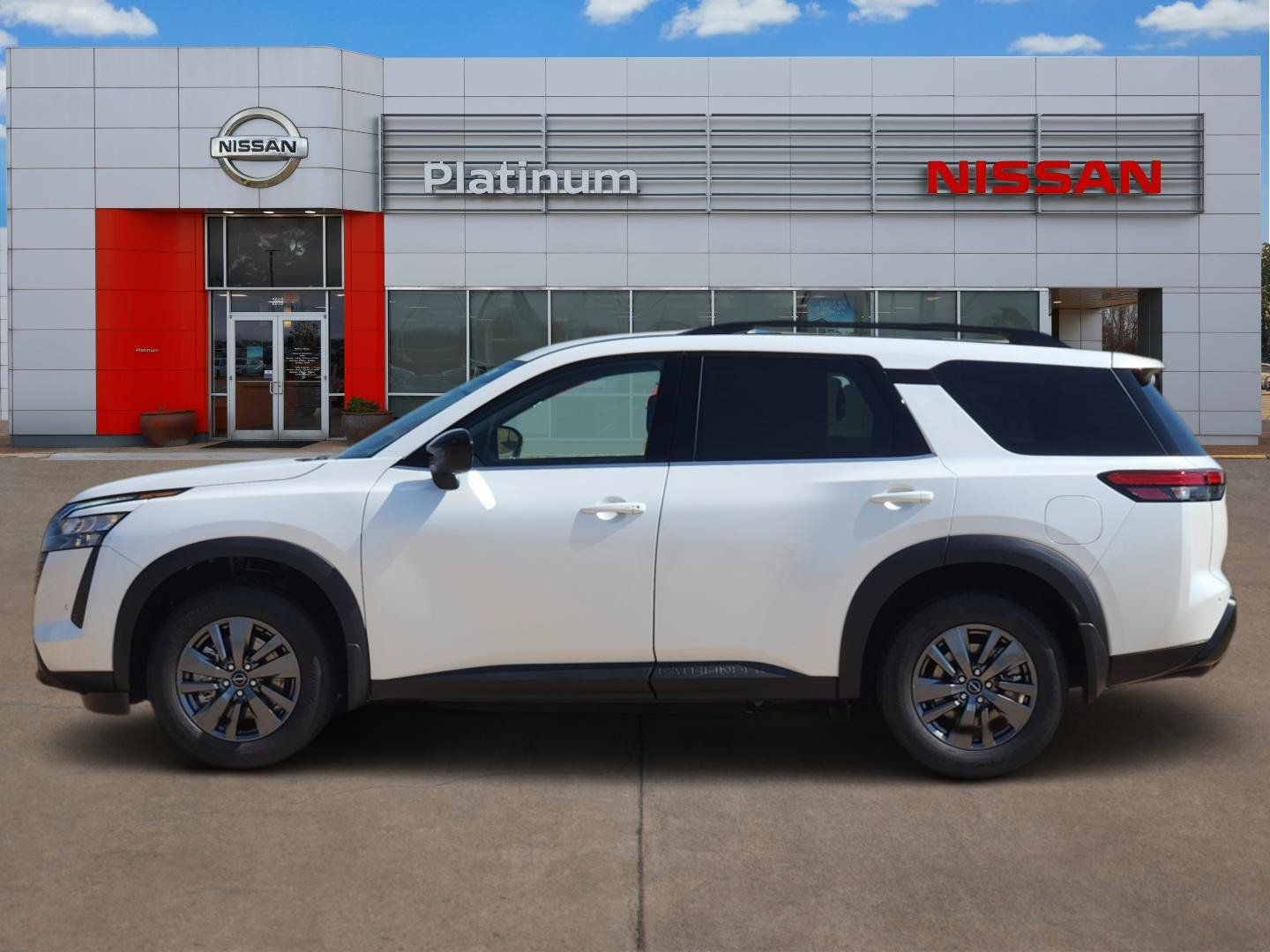 2026 Nissan Pathfinder SV