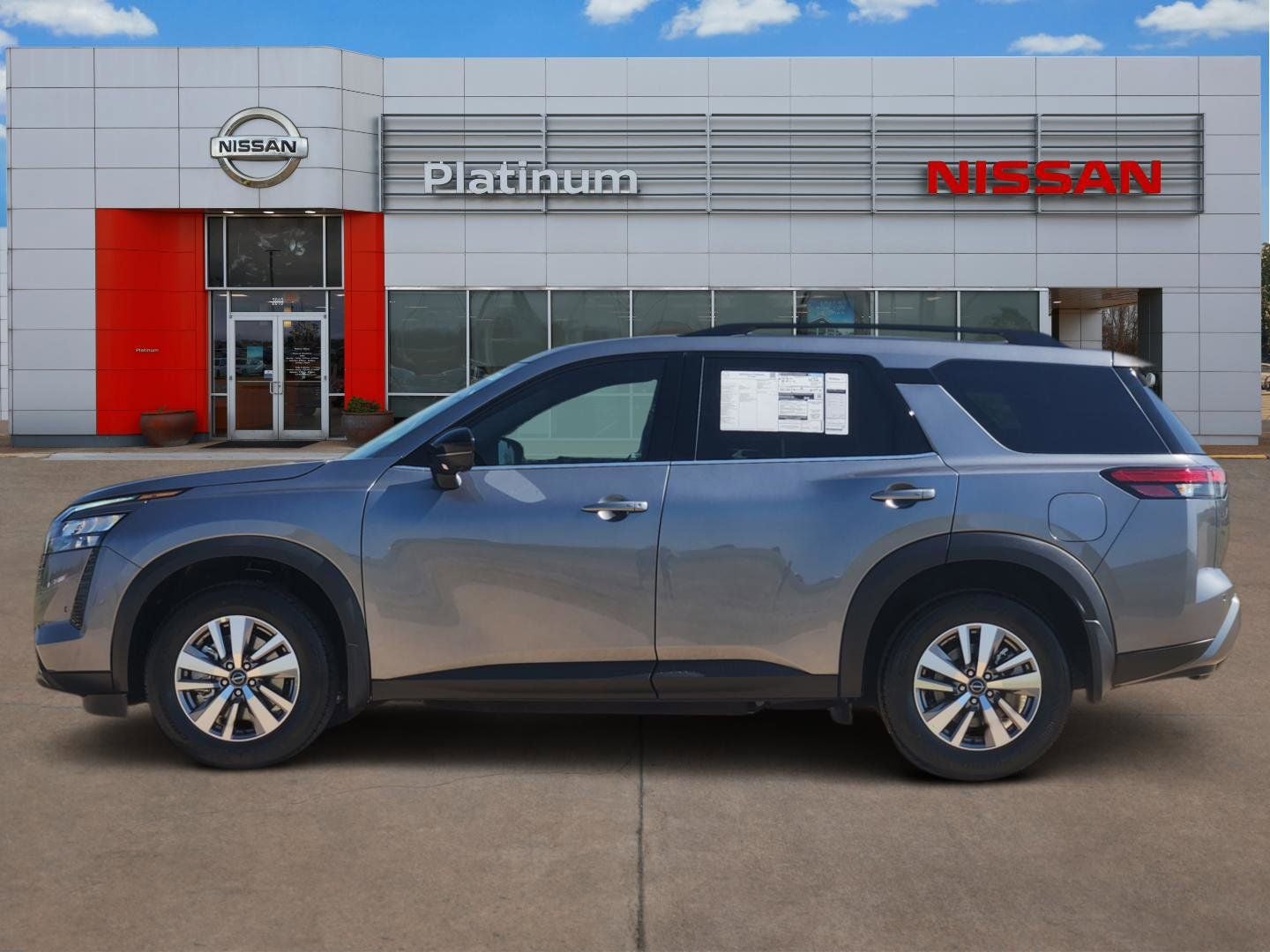 2026 Nissan Pathfinder SL