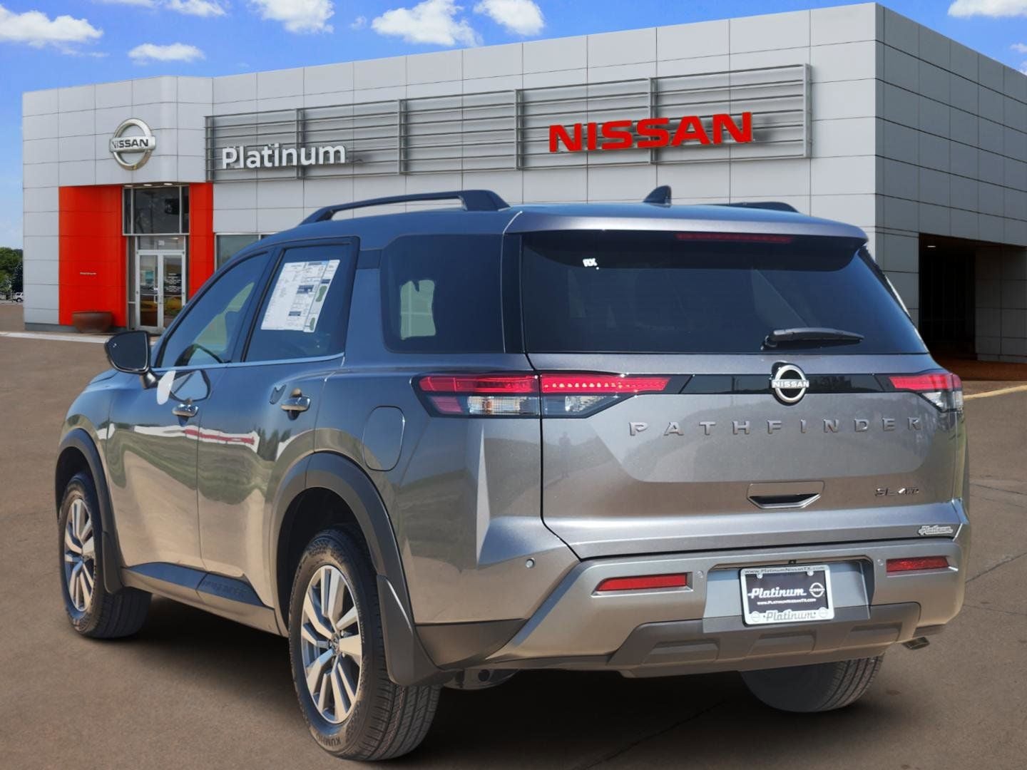 2026 Nissan Pathfinder SL