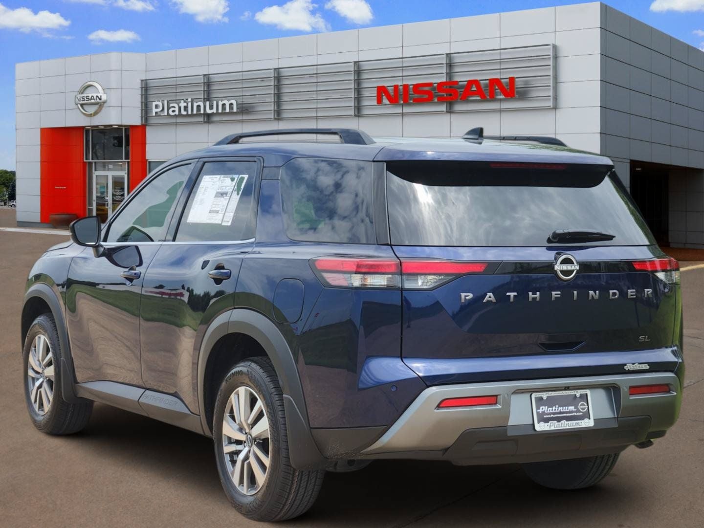 2026 Nissan Pathfinder SL