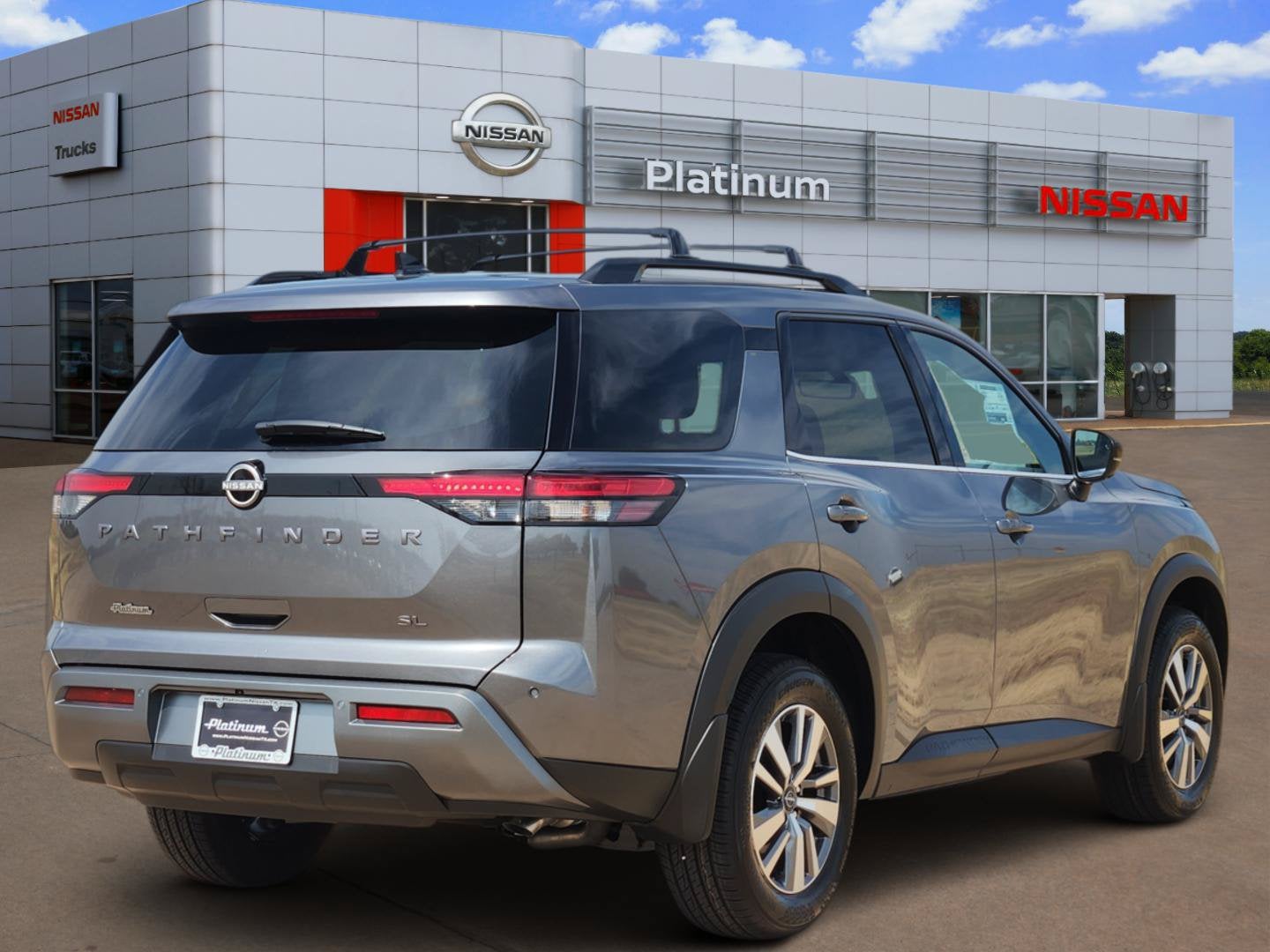 2026 Nissan Pathfinder SL