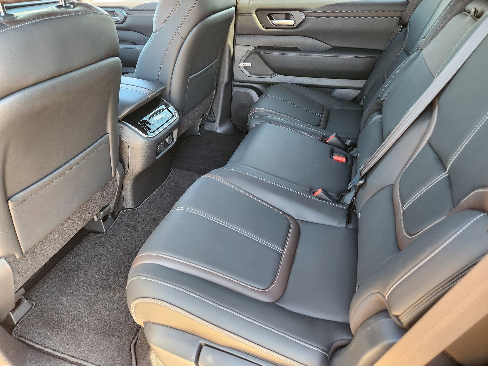 2025 Nissan Armada SL