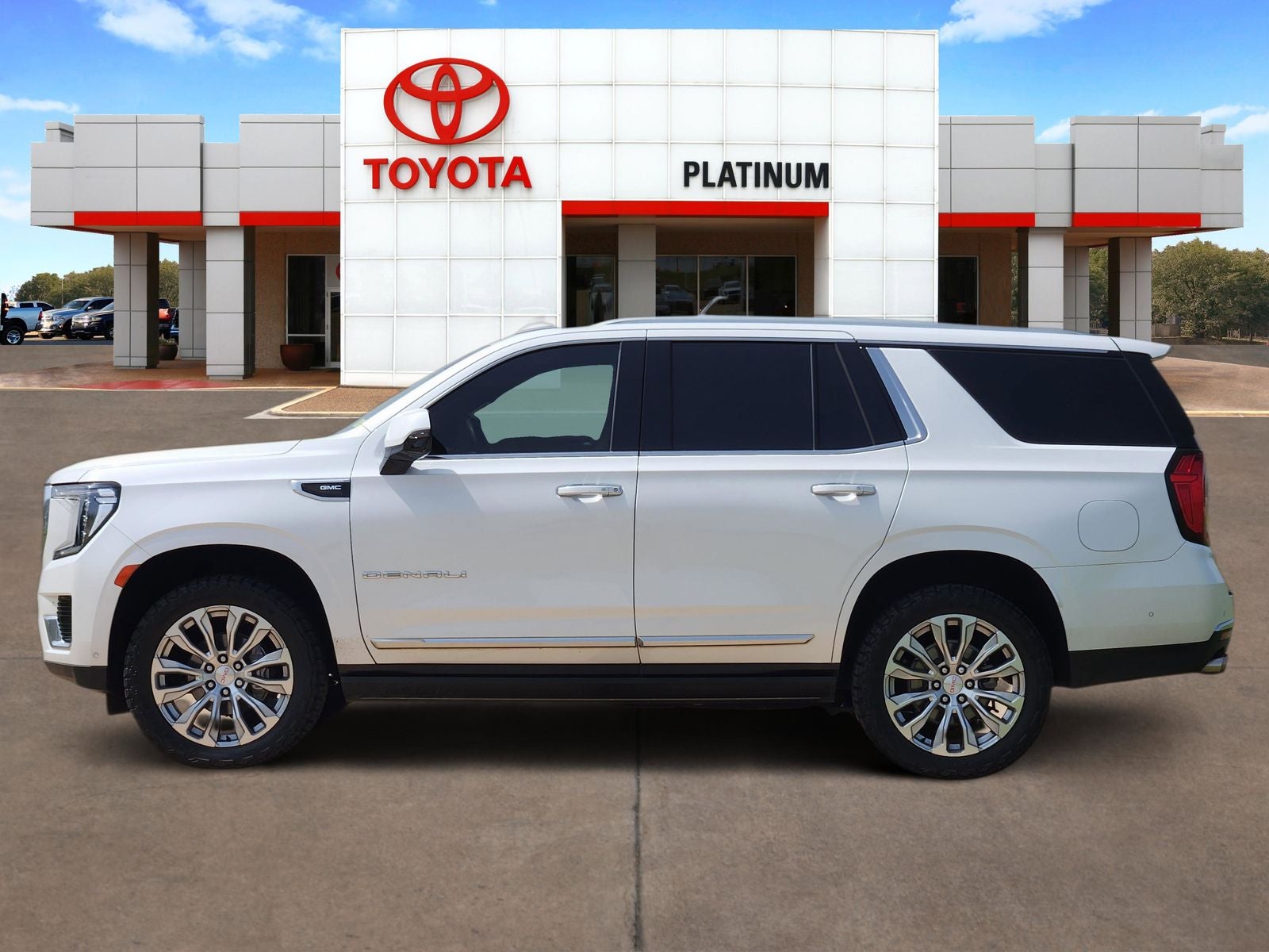 2023 GMC Yukon Denali