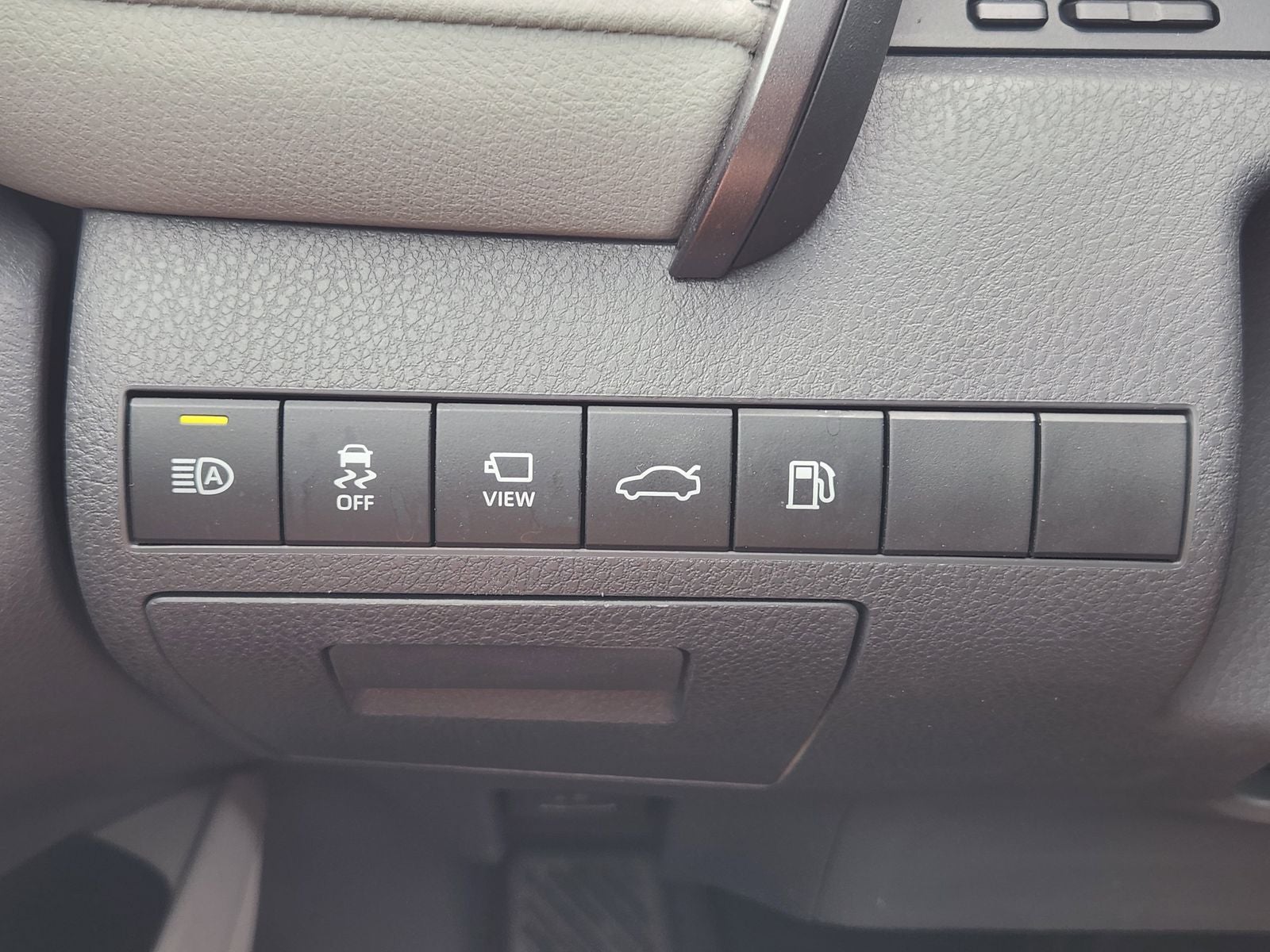 2018 Toyota Camry Hybrid XLE
