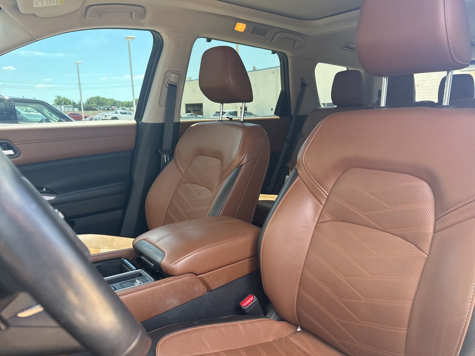 2023 Nissan Pathfinder Platinum