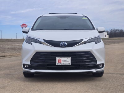 2025 Toyota Sienna XLE