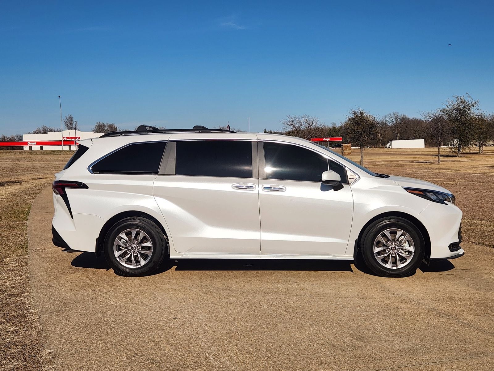 2025 Toyota Sienna XLE