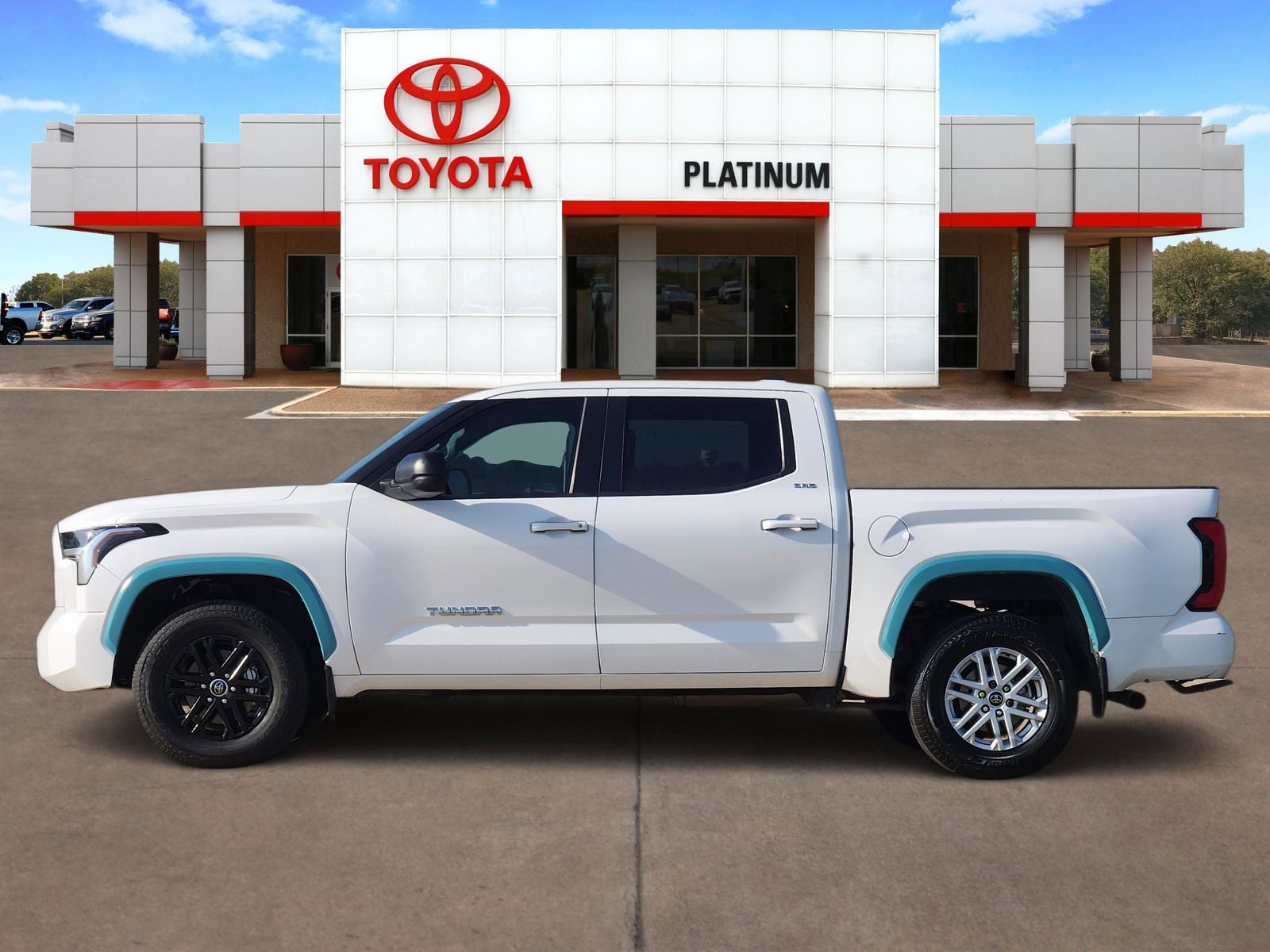 2024 Toyota Tundra 4WD SR5