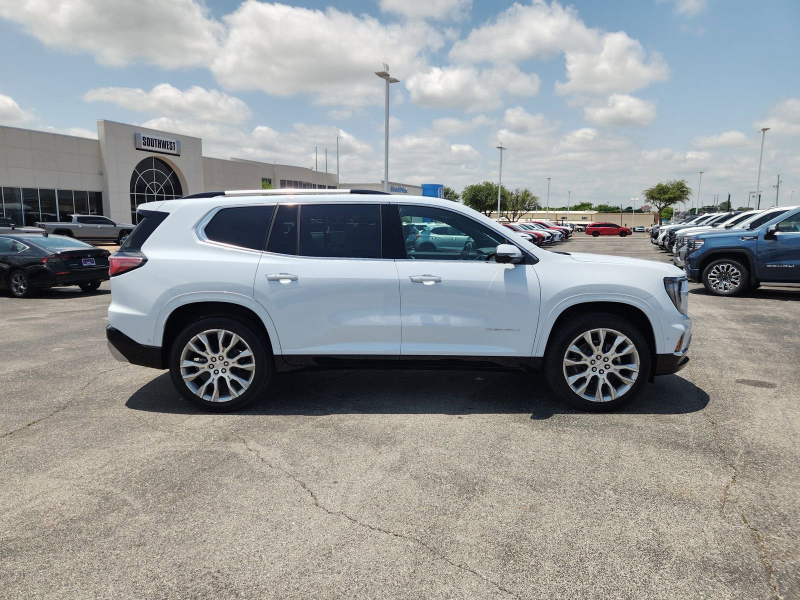 2026 GMC Acadia Denali