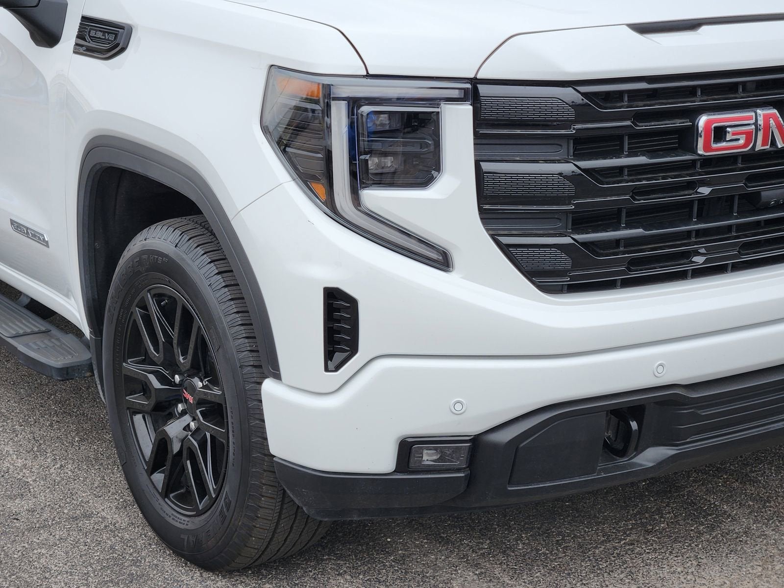 2025 GMC Sierra 1500 Elevation