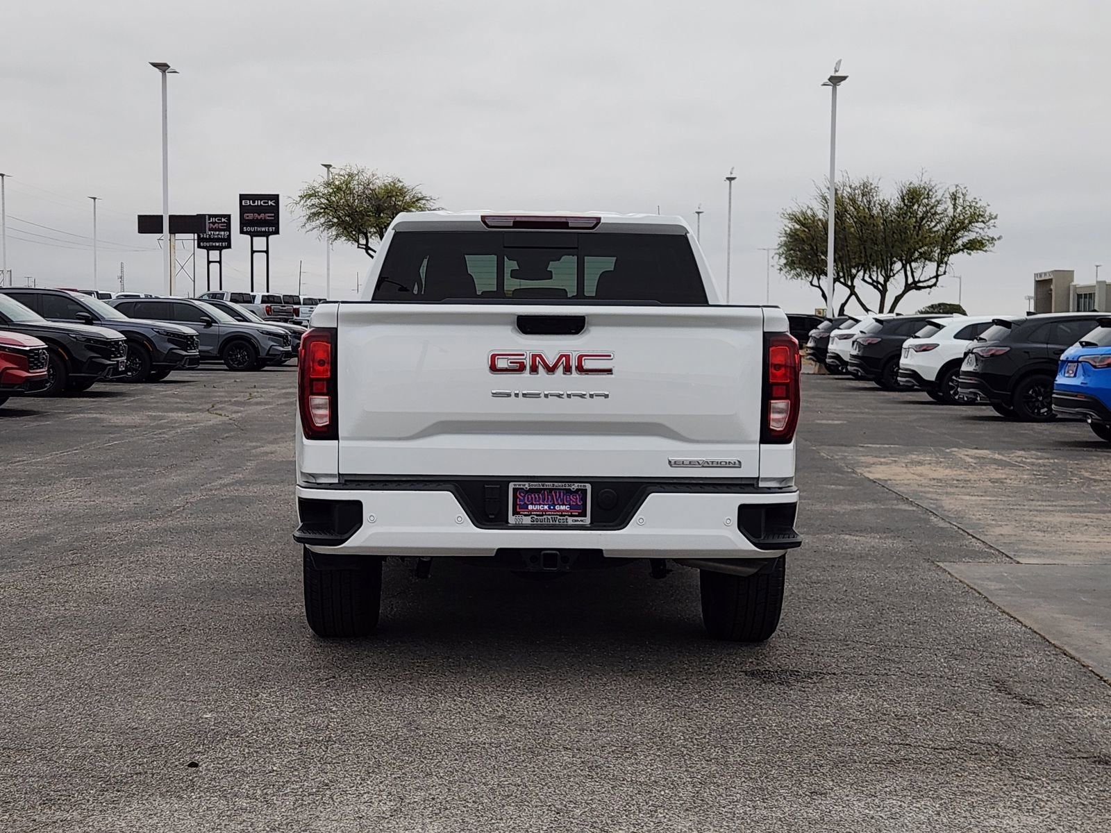 2025 GMC Sierra 1500 Elevation