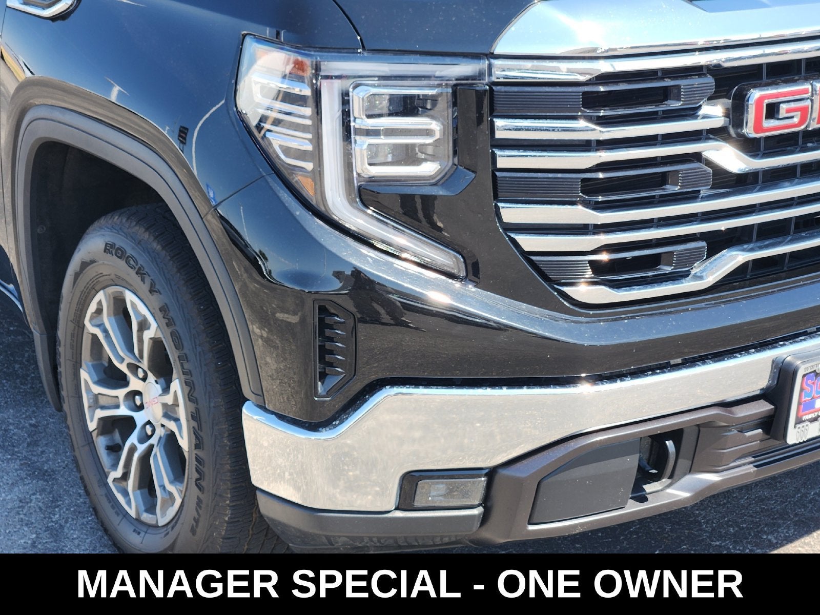 2025 GMC Sierra 1500 SLT