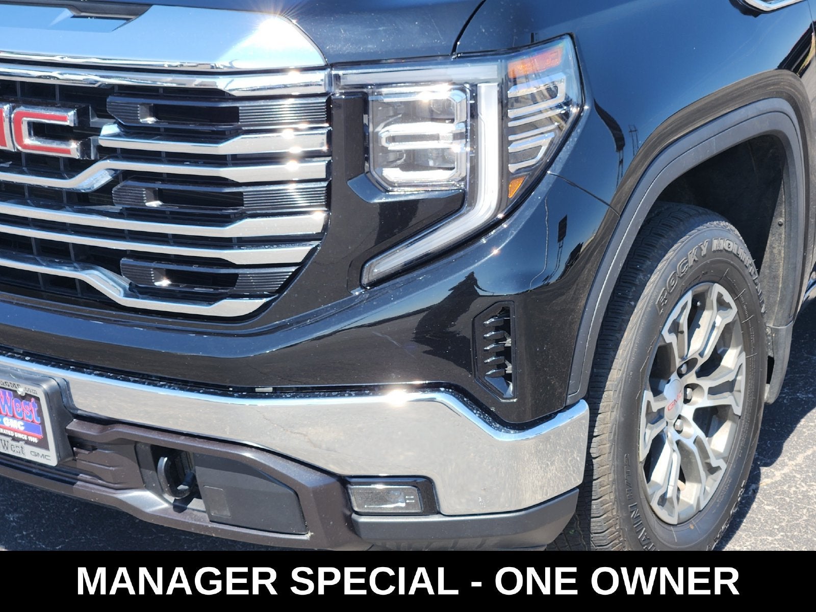 2025 GMC Sierra 1500 SLT