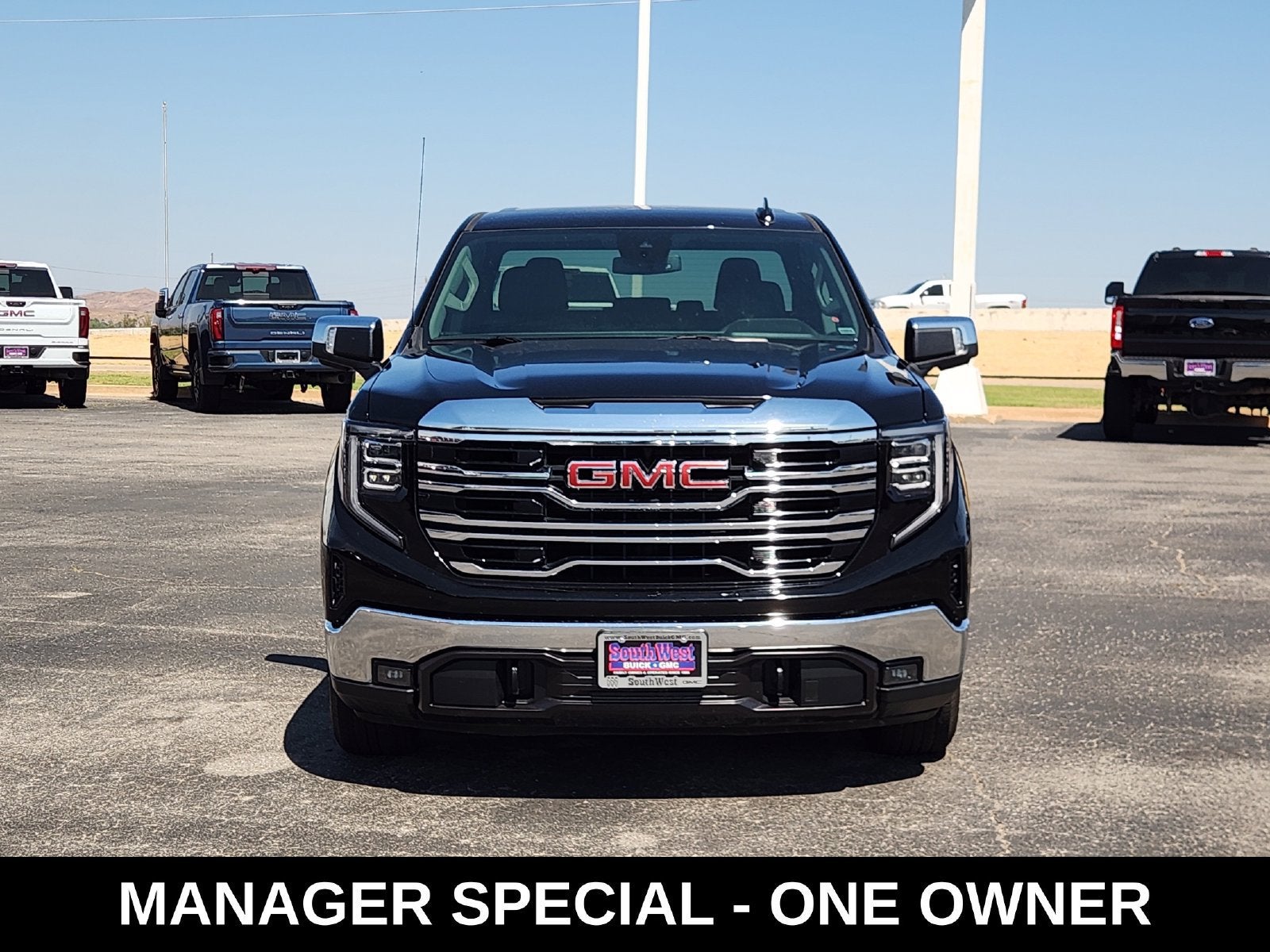 2025 GMC Sierra 1500 SLT