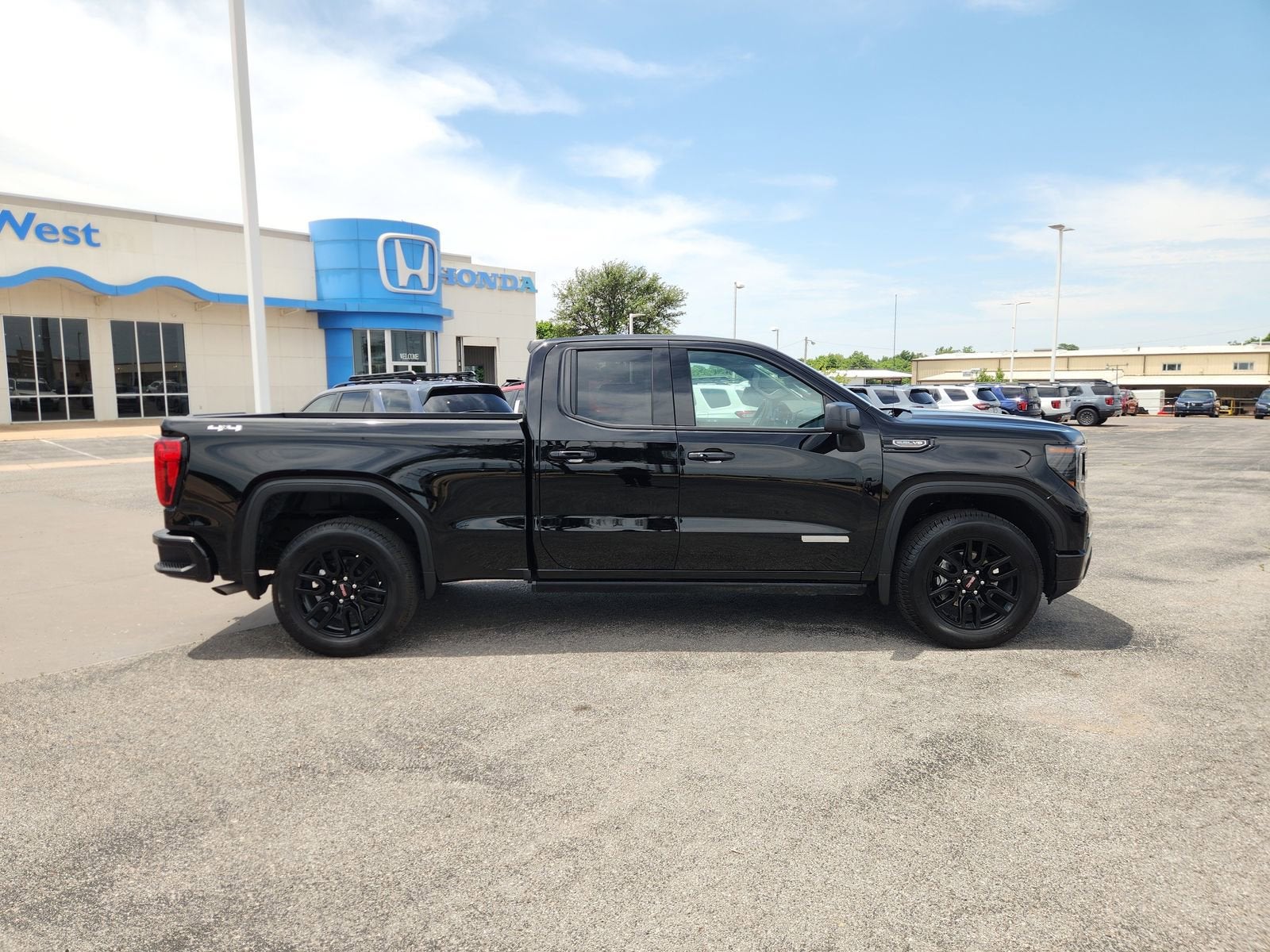 2025 GMC Sierra 1500 Elevation