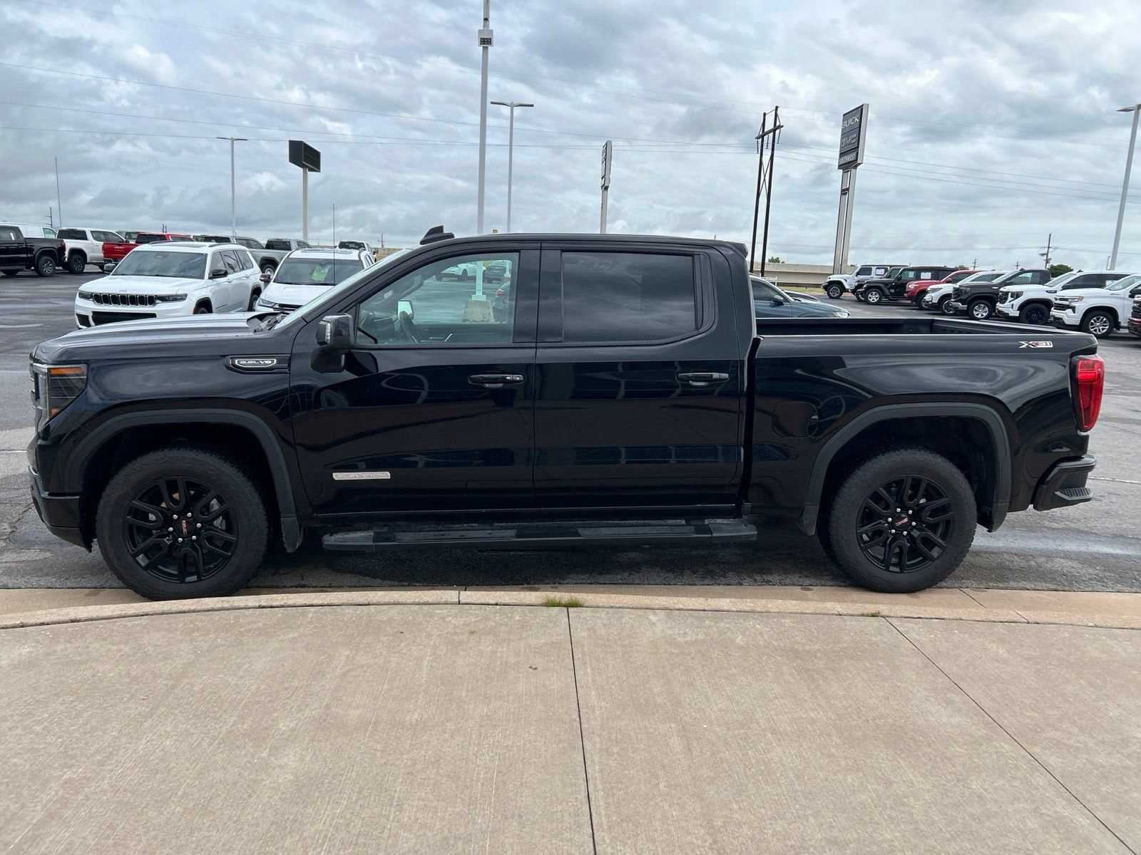 2025 GMC Sierra 1500 Elevation