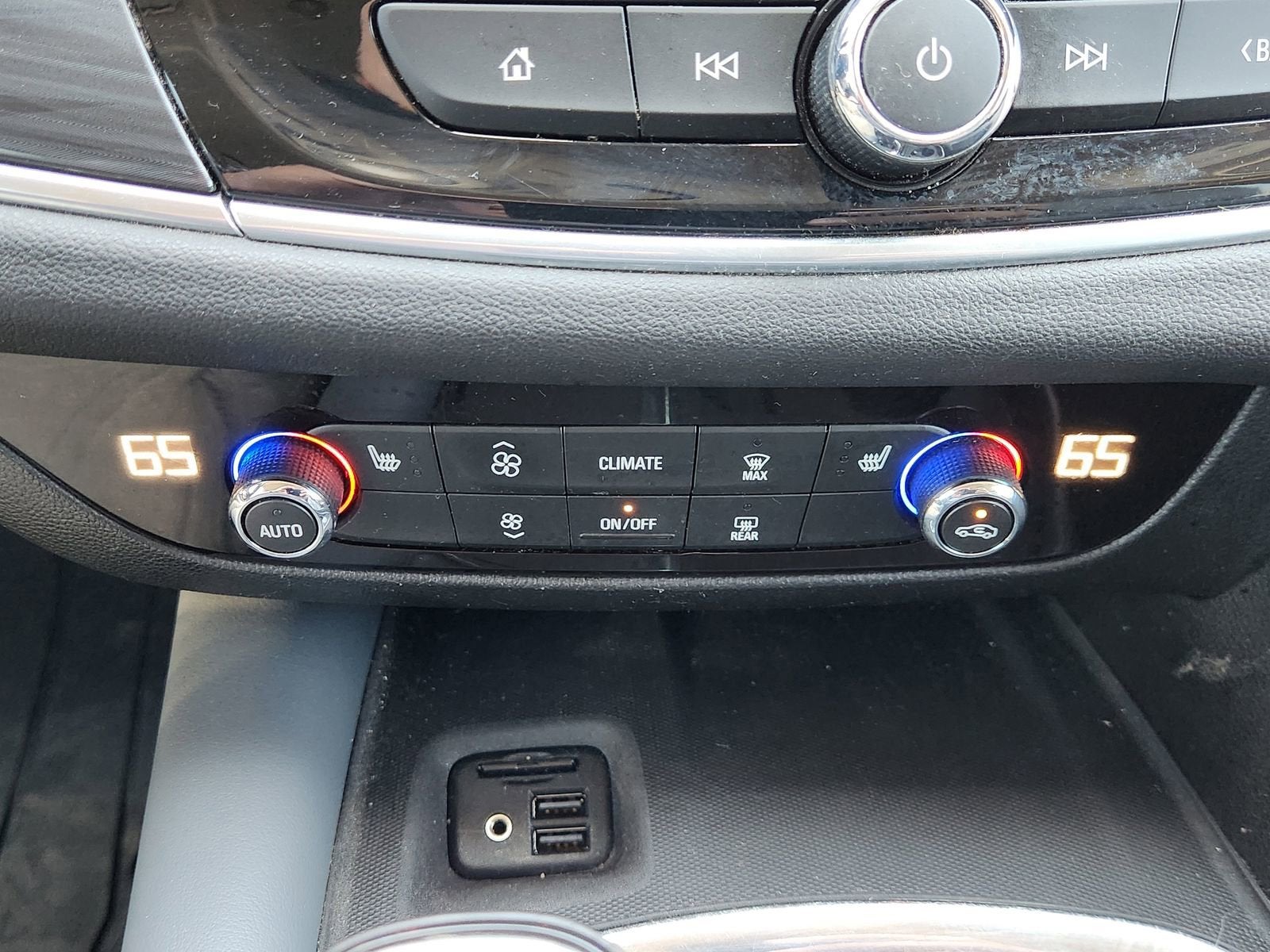 2021 Buick Enclave Essence