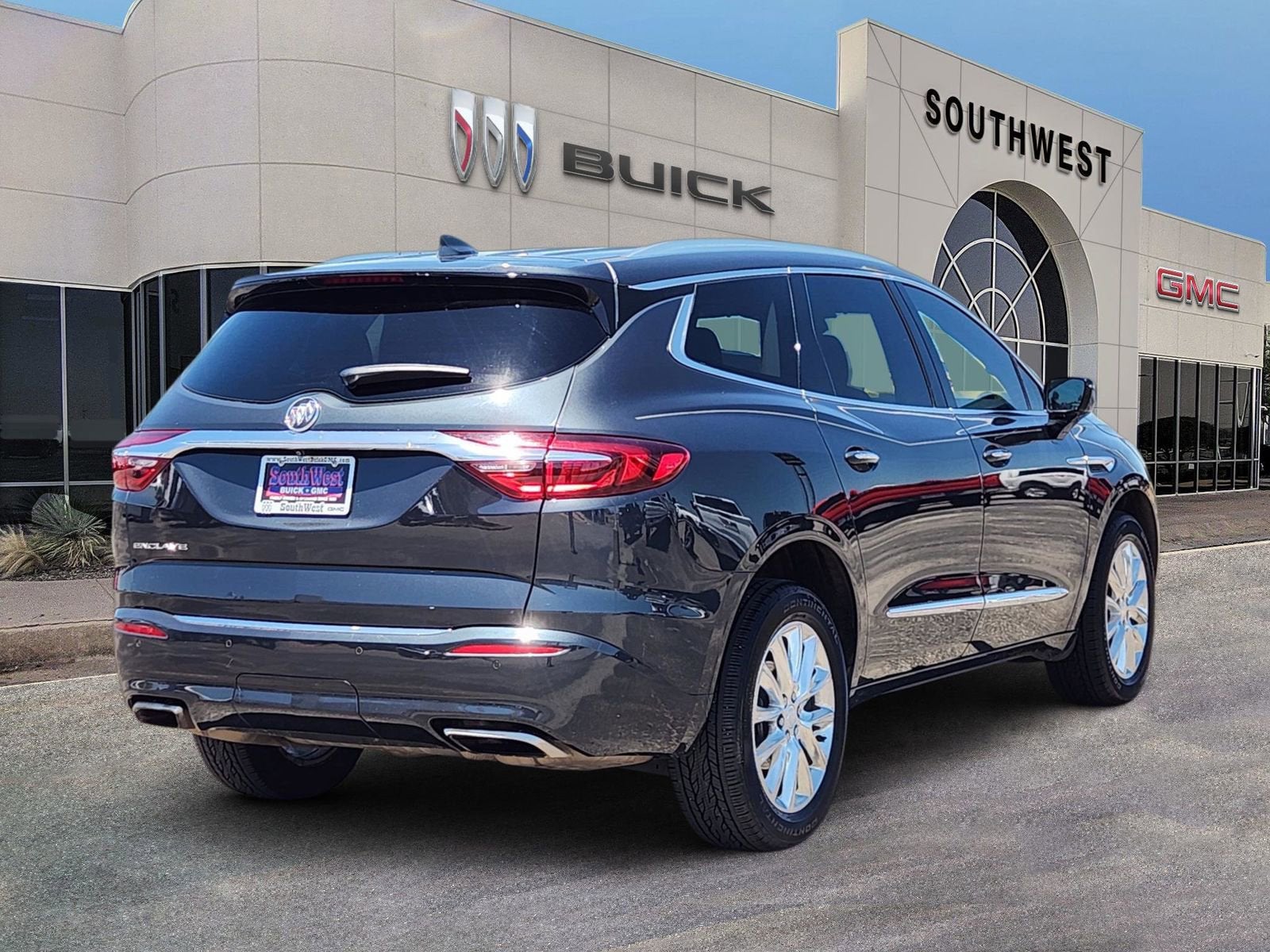 2021 Buick Enclave Essence