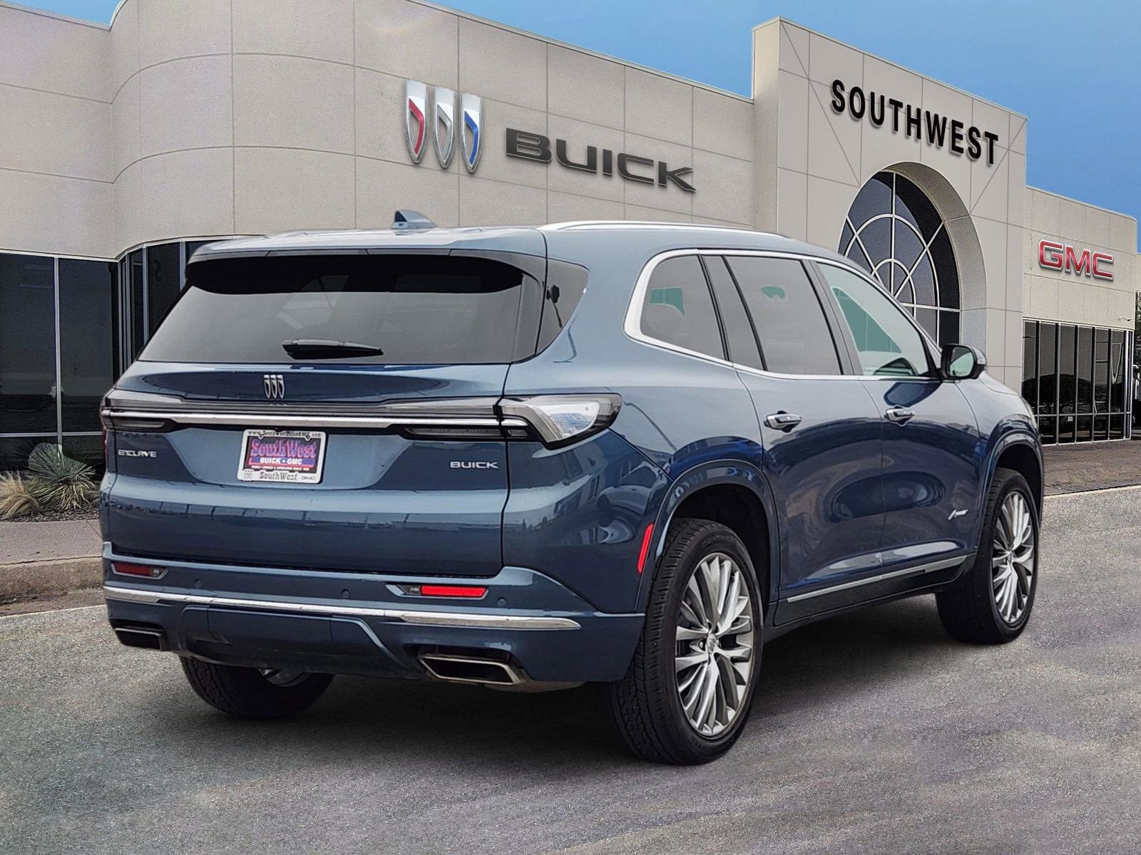 2025 Buick Enclave Avenir
