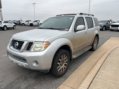 2010 Nissan Pathfinder LE