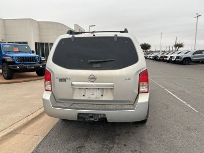 2010 Nissan Pathfinder LE