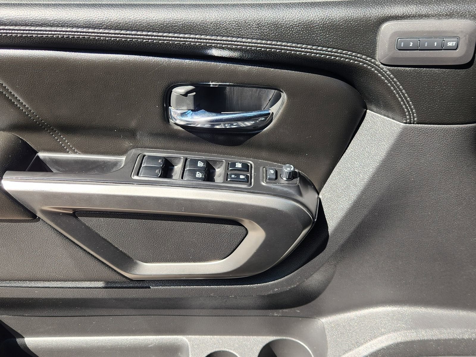 2015 Nissan Armada Platinum