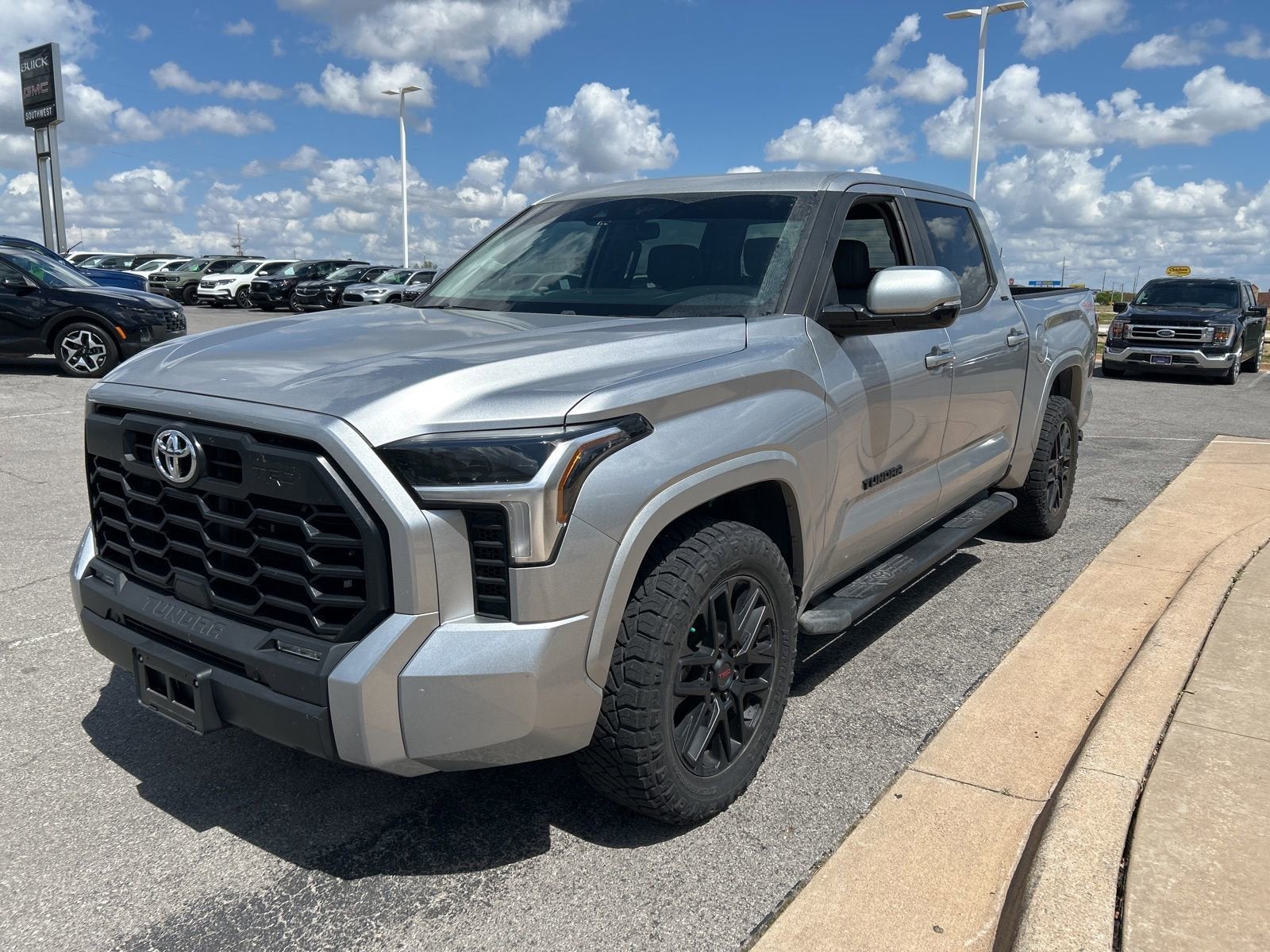 2024 Toyota Tundra 4WD SR5
