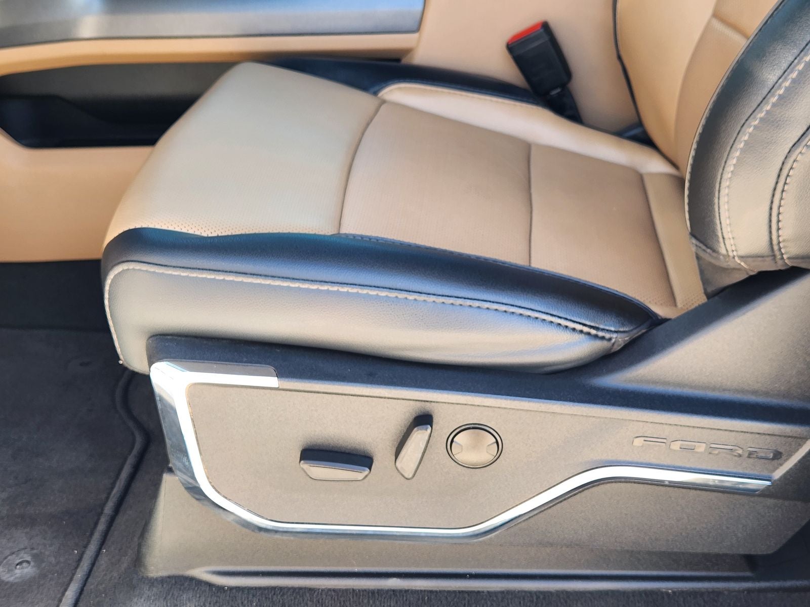 2023 Ford F-350SD Lariat DRW